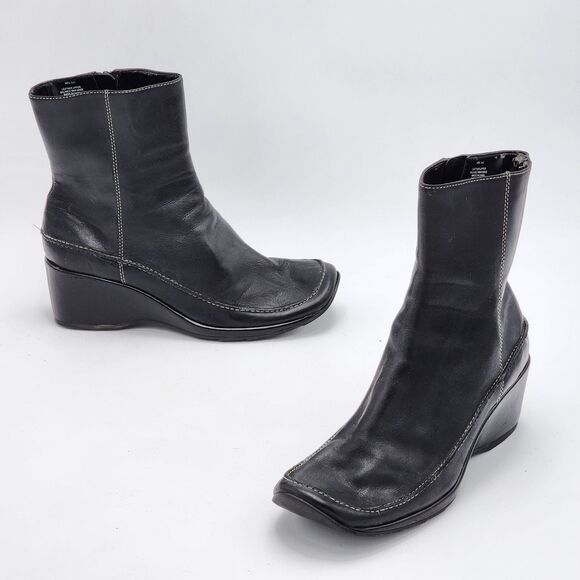 Kenneth Cole Reaction Y2K Mrs. Big Leather Wedge Heel Ankle Booties Size 7.5 - Picture 1 of 10